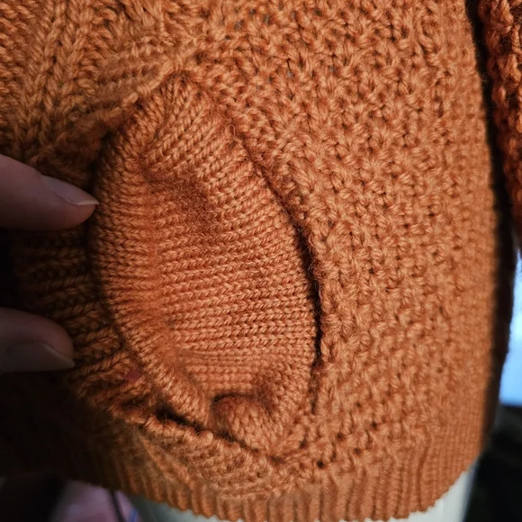 Irish Merino Wool Sweater with Claddagh charms - Picture 5 of 12